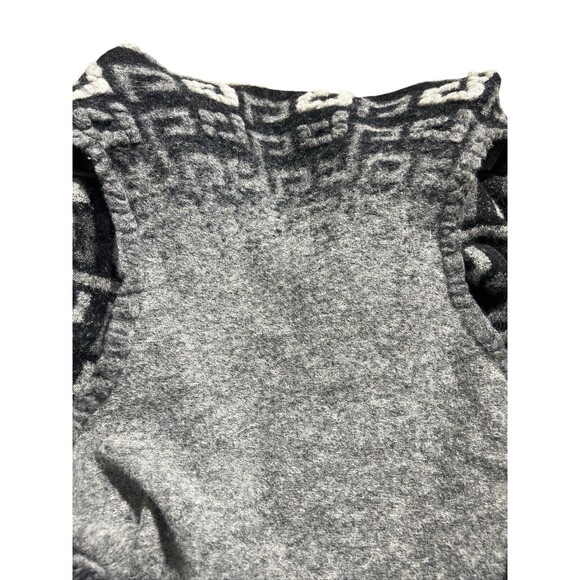 NWT Charlie B geometric jacquard Shawl poncho Charcoal Sz O/S - Picture 13 of 15